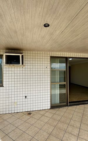 Apartamento à venda com 141m², 4 quartos e 3 vagas Apartamento à venda com 141m², 4 quartos e 3 vagasVaranda