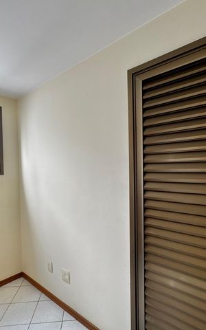 Apartamento à venda com 141m², 4 quartos e 3 vagas Apartamento à venda com 141m², 4 quartos e 3 vagasCozinha e Área de Serviço - Quarto