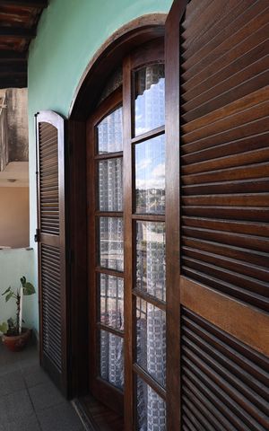Casa à venda com 180m², 3 quartos e 2 vagas Casa à venda com 180m², 3 quartos e 2 vagasSacada