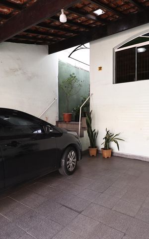 Casa à venda com 180m², 3 quartos e 2 vagas Casa à venda com 180m², 3 quartos e 2 vagasGaragem