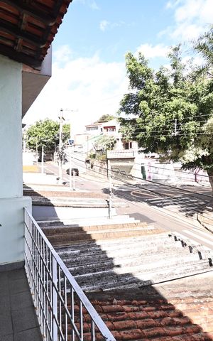 Casa à venda com 180m², 3 quartos e 2 vagas Casa à venda com 180m², 3 quartos e 2 vagasSacada