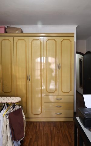 Casa à venda com 180m², 3 quartos e 2 vagas Casa à venda com 180m², 3 quartos e 2 vagasSuite