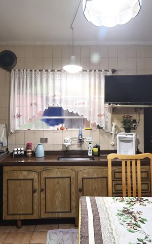 Casa à venda com 180m², 3 quartos e 2 vagas Casa à venda com 180m², 3 quartos e 2 vagasCozinha