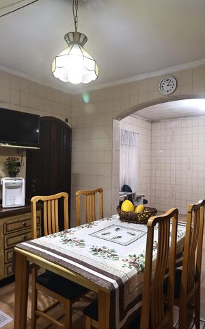 Casa à venda com 180m², 3 quartos e 2 vagas Casa à venda com 180m², 3 quartos e 2 vagasCozinha
