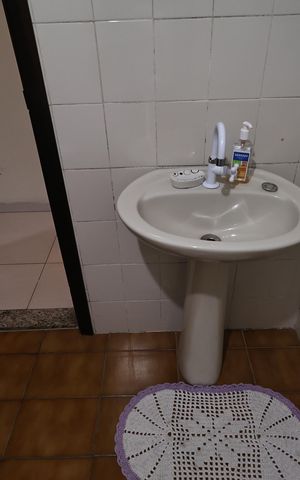 Casa à venda com 180m², 3 quartos e 2 vagas Casa à venda com 180m², 3 quartos e 2 vagasBanheiro