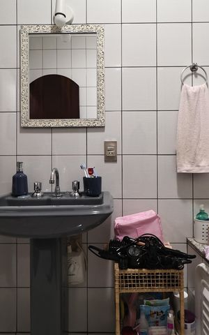 Casa à venda com 180m², 3 quartos e 2 vagas Casa à venda com 180m², 3 quartos e 2 vagasBanheiro 2