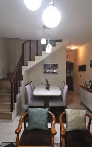Casa à venda com 180m², 3 quartos e 2 vagas Casa à venda com 180m², 3 quartos e 2 vagasSala