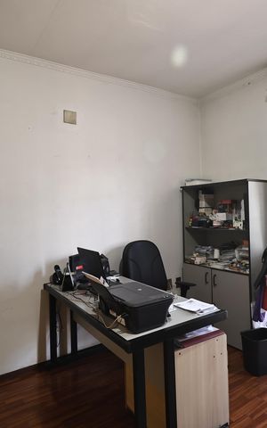 Casa à venda com 180m², 3 quartos e 2 vagas Casa à venda com 180m², 3 quartos e 2 vagasSuite