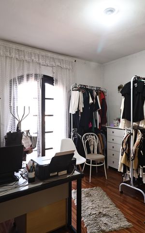 Casa à venda com 180m², 3 quartos e 2 vagas Casa à venda com 180m², 3 quartos e 2 vagasSuite