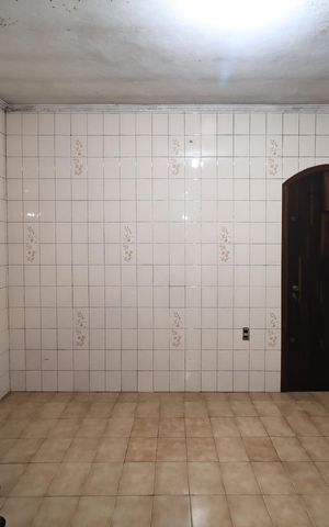 Casa à venda com 180m², 3 quartos e 2 vagas Casa à venda com 180m², 3 quartos e 2 vagasCozinha