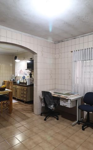 Casa à venda com 180m², 3 quartos e 2 vagas Casa à venda com 180m², 3 quartos e 2 vagasCozinha