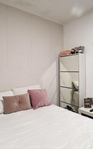 Casa à venda com 180m², 3 quartos e 2 vagas Casa à venda com 180m², 3 quartos e 2 vagasQuarto 2