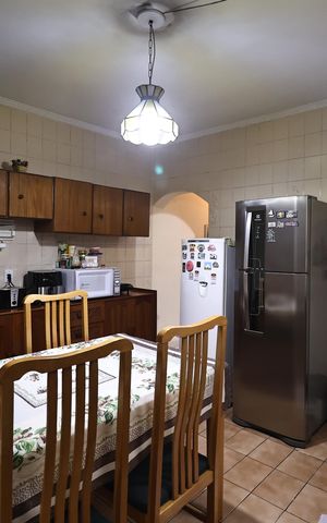 Casa à venda com 180m², 3 quartos e 2 vagas Casa à venda com 180m², 3 quartos e 2 vagasCozinha