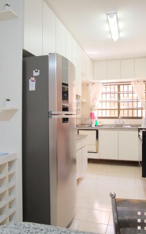 Casa à venda com 252m², 4 quartos e 4 vagasCozinha