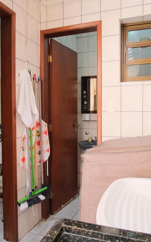 Casa à venda com 252m², 4 quartos e 4 vagasÁrea de Serviço