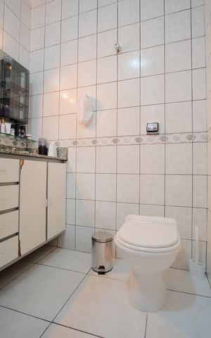 Casa à venda com 252m², 4 quartos e 4 vagasBanheiro da Suíte