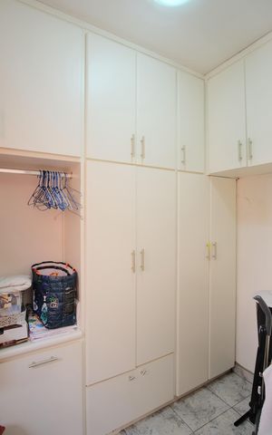 Casa à venda com 252m², 4 quartos e 4 vagasQuarto de Serviço