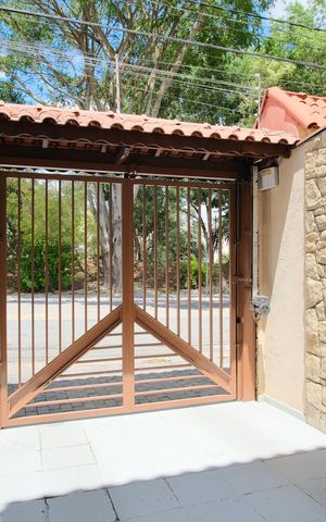 Casa à venda com 252m², 4 quartos e 4 vagasEntrada