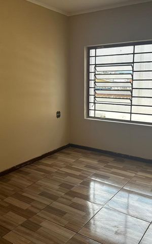 Casa à venda com 220m², 3 quartos e 7 vagas Casa à venda com 220m², 3 quartos e 7 vagasSala