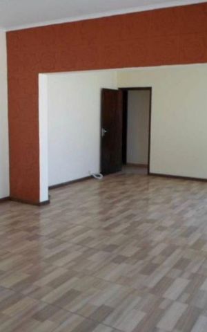 Casa à venda com 220m², 3 quartos e 7 vagas Casa à venda com 220m², 3 quartos e 7 vagasSala
