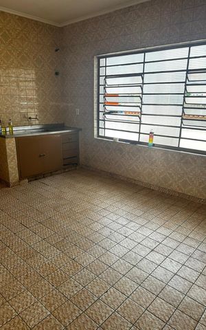 Casa à venda com 220m², 3 quartos e 7 vagas Casa à venda com 220m², 3 quartos e 7 vagasCozinha