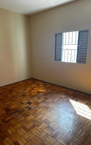 Casa à venda com 220m², 3 quartos e 7 vagas Casa à venda com 220m², 3 quartos e 7 vagasQuarto