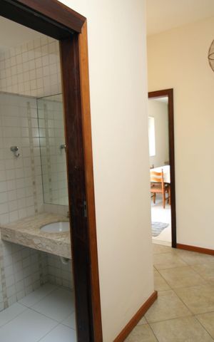 Casa à venda com 171m², 5 quartos e 1 vagaBanheiro Corredor