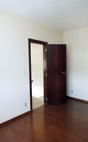 Casa à venda com 171m², 5 quartos e 1 vagaQuarto 2