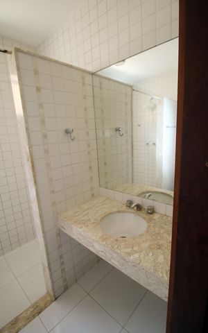 Casa à venda com 171m², 5 quartos e 1 vagaBanheiro Social 2