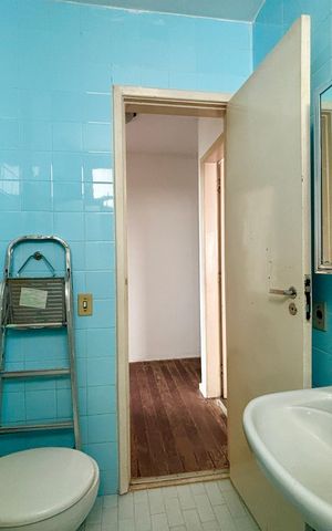 Apartamento à venda com 90m², 3 quartos e 2 vagas Apartamento à venda com 90m², 3 quartos e 2 vagasBanheiro social