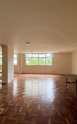 Apartamento à venda com 90m², 3 quartos e 2 vagas Apartamento à venda com 90m², 3 quartos e 2 vagasÁrea comum - salão de festas