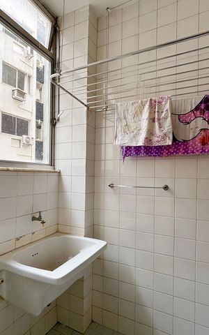 Apartamento à venda com 90m², 3 quartos e 2 vagas Apartamento à venda com 90m², 3 quartos e 2 vagasÁrea de serviço