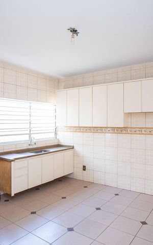 Casa à venda com 181m², 2 quartos e 2 vagasCozinha Casa 1