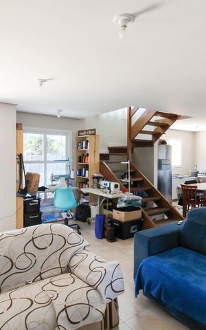 Casa à venda com 240m², 5 quartos e 5 vagas Casa à venda com 240m², 5 quartos e 5 vagasCasa 1 - Sala