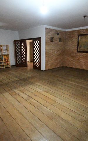 Casa para alugar com 370m², 5 quartos e 4 vagasSala 1