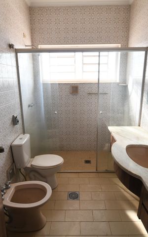 Casa para alugar com 370m², 5 quartos e 4 vagasBanheiro Social