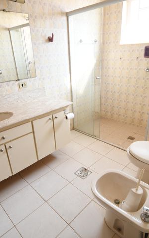Casa para alugar com 370m², 5 quartos e 4 vagasBanheiro 2 - Suíte