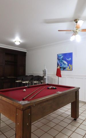 Casa para alugar com 610m², 4 quartos e 5 vagas Casa para alugar com 610m², 4 quartos e 5 vagasÁrea comum-Sala de Jogos