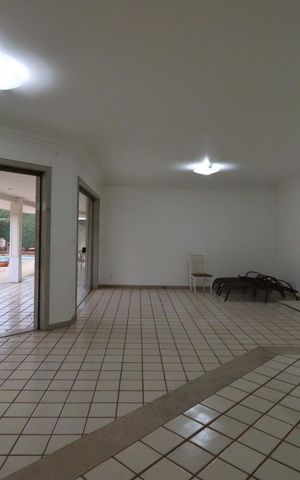 Casa para alugar com 610m², 4 quartos e 5 vagas Casa para alugar com 610m², 4 quartos e 5 vagasSala