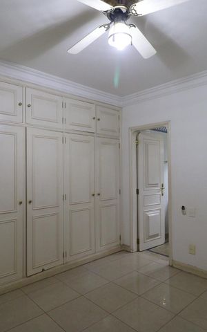 Casa para alugar com 610m², 4 quartos e 5 vagas Casa para alugar com 610m², 4 quartos e 5 vagasSuíte 1
