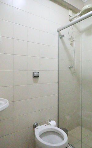 Casa para alugar com 610m², 4 quartos e 5 vagas Casa para alugar com 610m², 4 quartos e 5 vagasBanheiro de serviço