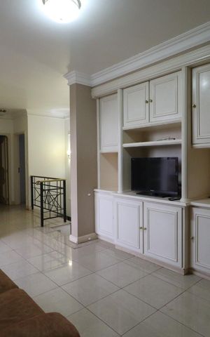 Casa para alugar com 610m², 4 quartos e 5 vagas Casa para alugar com 610m², 4 quartos e 5 vagasSala 2
