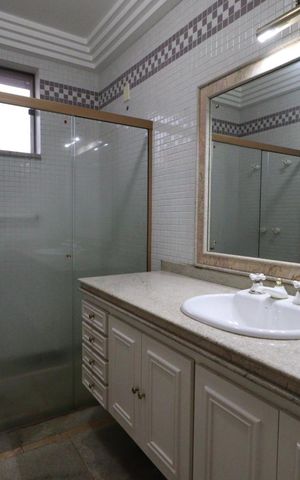 Casa para alugar com 610m², 4 quartos e 5 vagas Casa para alugar com 610m², 4 quartos e 5 vagasBanheiro da Suíte 3