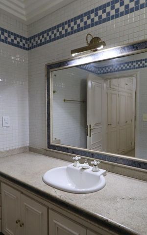 Casa para alugar com 610m², 4 quartos e 5 vagas Casa para alugar com 610m², 4 quartos e 5 vagasBanheiro da Suíte 1