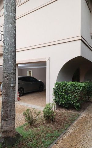Casa para alugar com 610m², 4 quartos e 5 vagas Casa para alugar com 610m², 4 quartos e 5 vagasGaragem