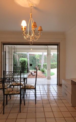 Casa para alugar com 610m², 4 quartos e 5 vagas Casa para alugar com 610m², 4 quartos e 5 vagasSala de Jantar