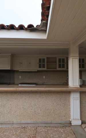 Casa para alugar com 610m², 4 quartos e 5 vagas Casa para alugar com 610m², 4 quartos e 5 vagasÁrea comum-Churrasqueira