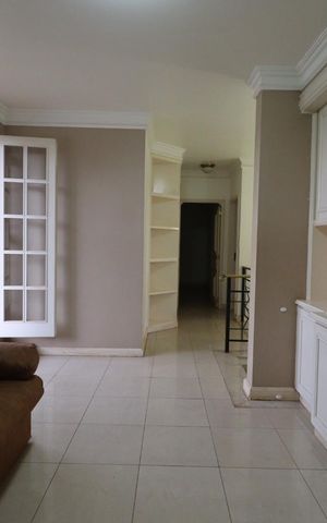Casa para alugar com 610m², 4 quartos e 5 vagas Casa para alugar com 610m², 4 quartos e 5 vagasSala 2