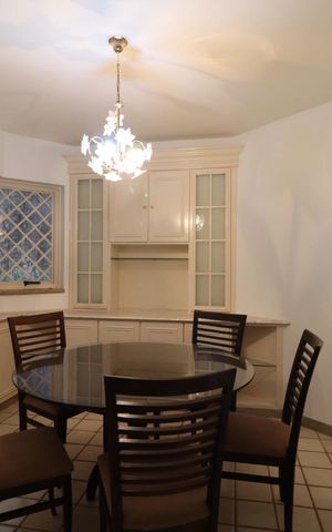 Casa para alugar com 610m², 4 quartos e 5 vagas Casa para alugar com 610m², 4 quartos e 5 vagasSala de Jantar