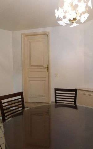 Casa para alugar com 610m², 4 quartos e 5 vagas Casa para alugar com 610m², 4 quartos e 5 vagasSala de Jantar